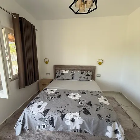 Bujtina4a Rrenc Apartamento