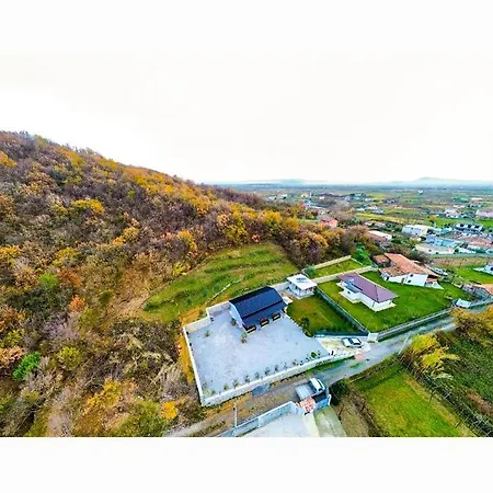 Bujtina4a Rrenc Apartmán *